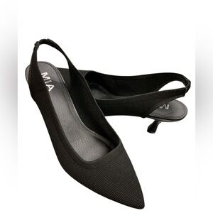 MIA Black Pointed Toe Flats S9